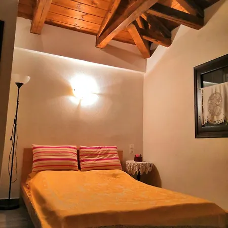 Luxury Mansion In Pelion Hills Vilă
